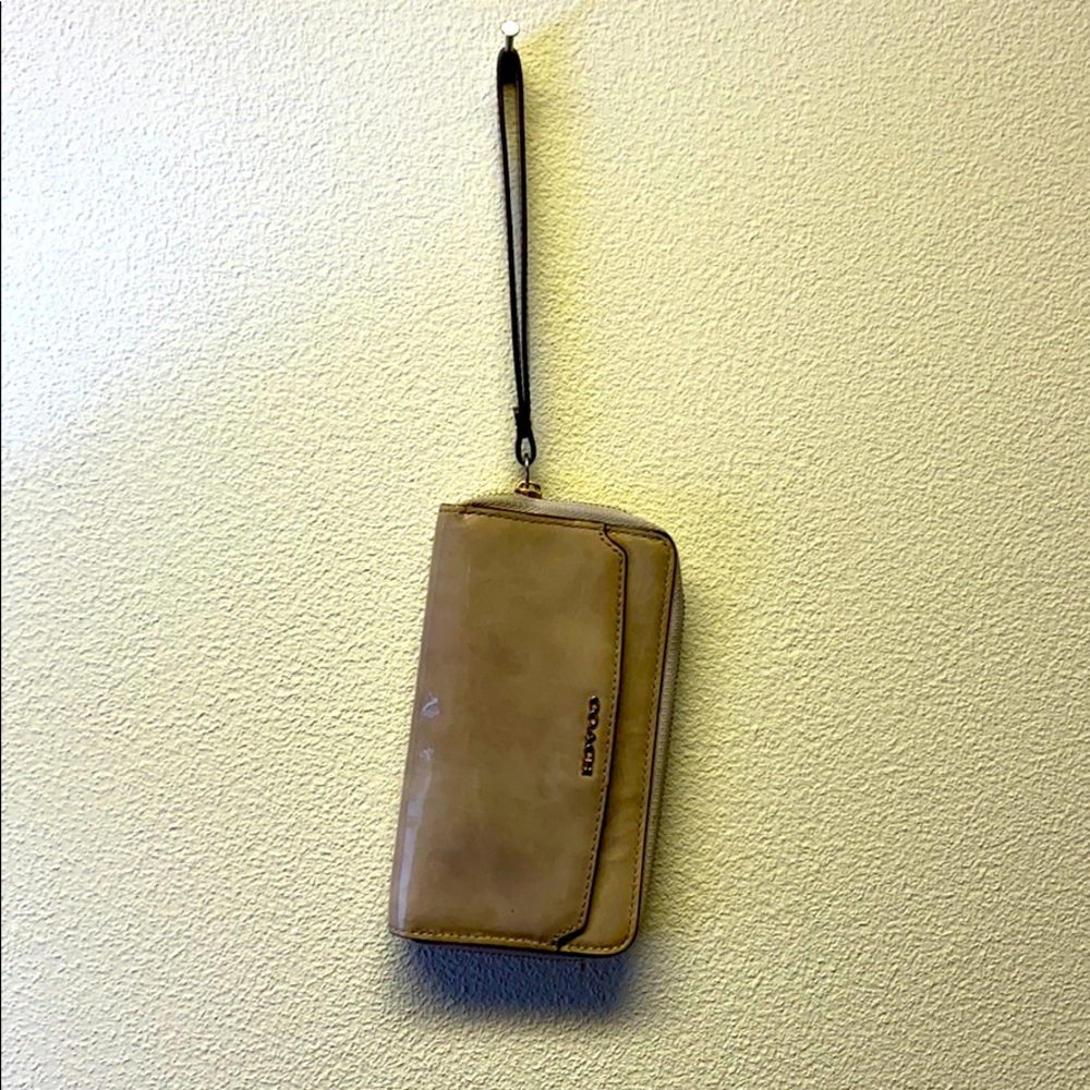 Coach 4x7 (ish) wristlet